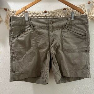 Woolrich Women's Olive Cargo Shorts